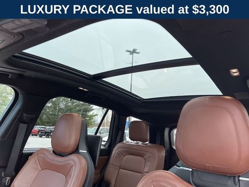 Used 2023 Lincoln Aviator Reserve w/ Equipment Group 201A image 4