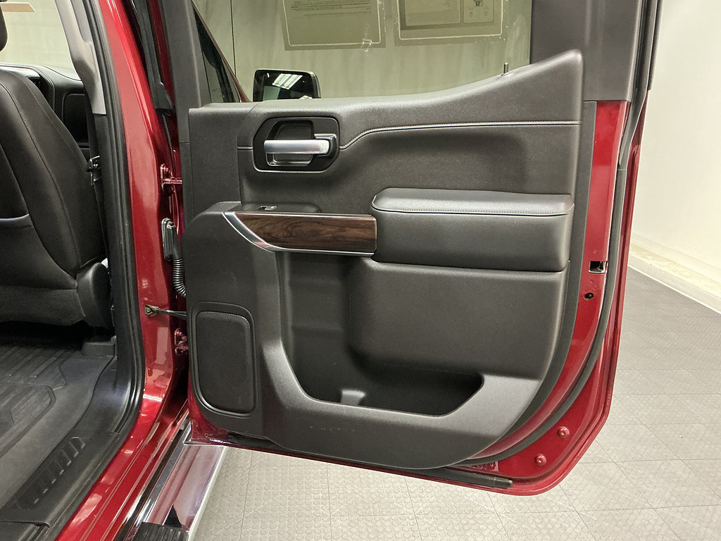 Used 2020 GMC Sierra 1500 SLT w/ SLT Premium Plus Package AWD/4WD image 33