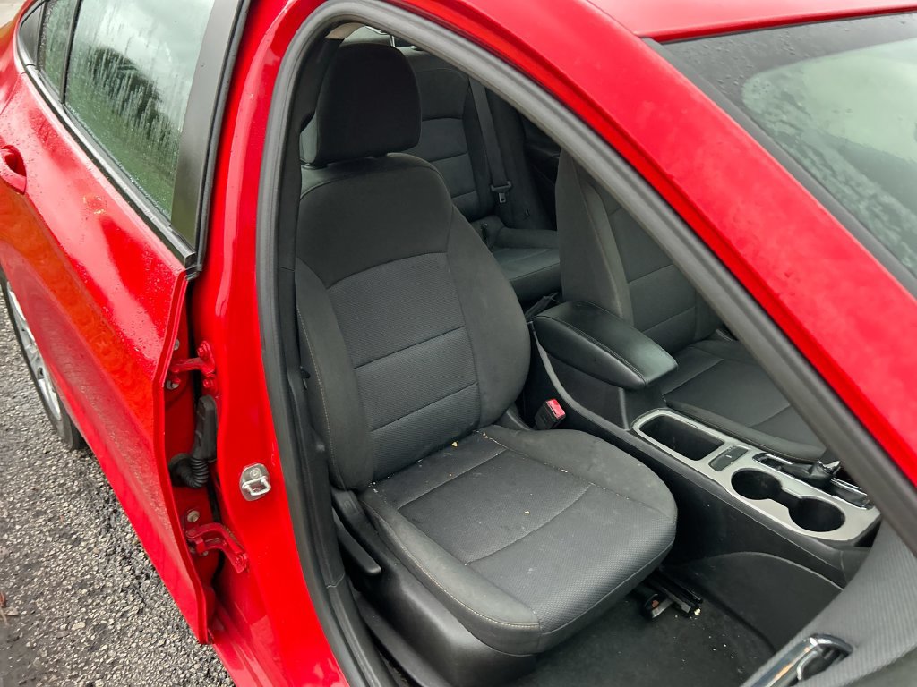 Used 2018 Chevrolet Cruze LS FWD image 25
