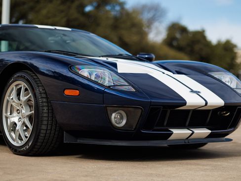 Used 2006 Ford GT image 29