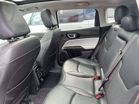 Used 2022 Jeep Compass Limited w/ Sun and Sound Group AWD/4WD image 9