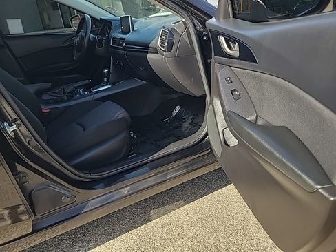 Used 2015 MAZDA MAZDA3 i Sport image 31