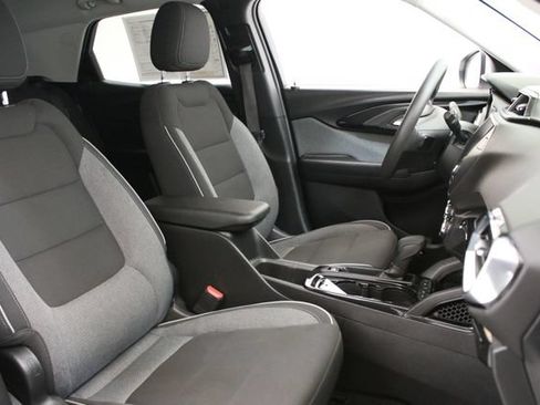 Used 2022 Chevrolet TrailBlazer LT AWD/4WD image 33