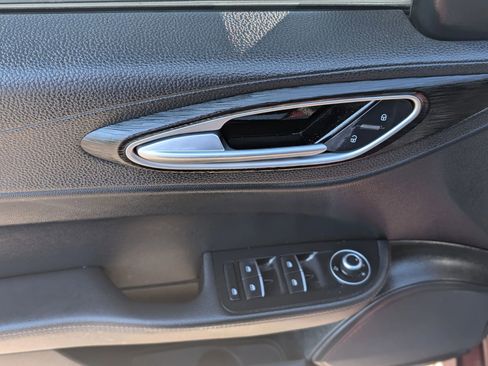 Used 2017 Alfa Romeo Giulia image 21