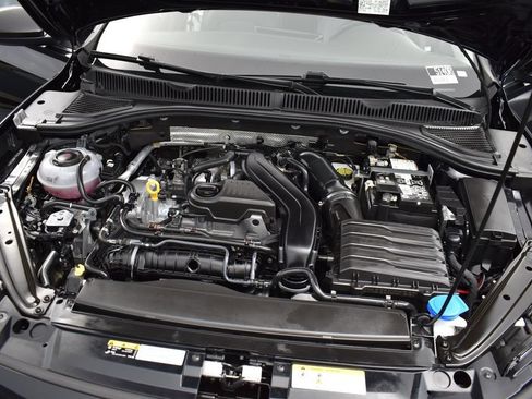 Used 2025 Volkswagen Jetta SE FWD image 23