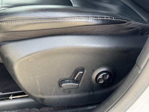 Used 2017 Jeep Cherokee Limited image 27