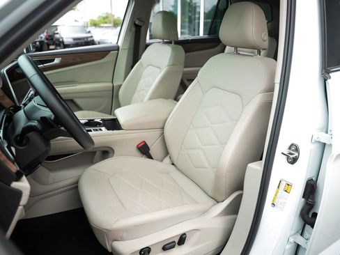 Used 2026 Volkswagen Atlas SE FWD image 13