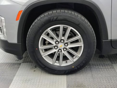 Used 2023 Chevrolet Traverse LT AWD/4WD image 14