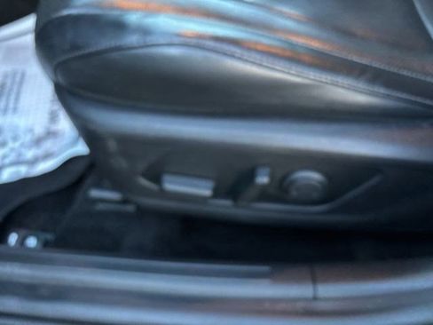 Used 2022 Hyundai Elantra Limited image 12