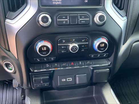 Used 2019 GMC Sierra 1500 SLT w/ SLT Convenience Package AWD/4WD image 32