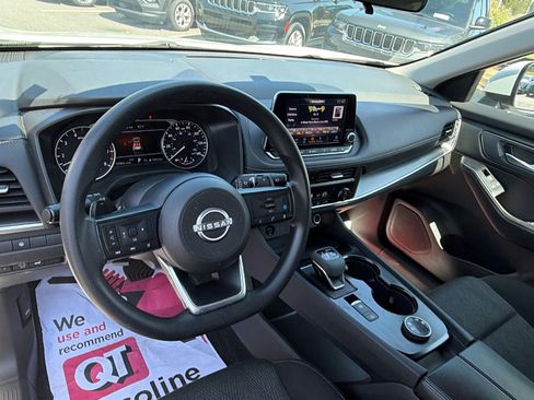Used 2024 Nissan Rogue SV AWD/4WD image 24