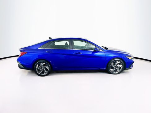 Used 2025 Hyundai Elantra SEL FWD image 10