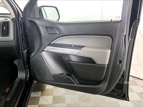 Used 2019 Chevrolet Colorado LT image 24