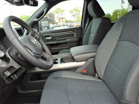 New 2026 RAM 2500 Big Horn AWD/4WD image 8