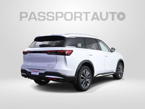 Used 2026 INFINITI QX60 Luxe w/ Family Package AWD/4WD image 6