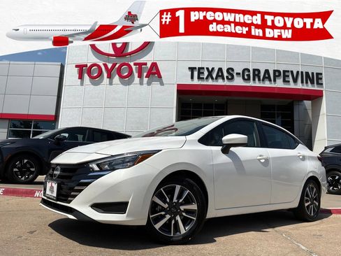 Used 2025 Nissan Versa SV FWD image 1