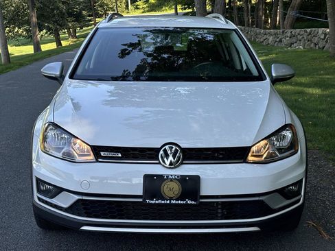 Used 2017 Volkswagen Golf Alltrack S AWD/4WD image 3