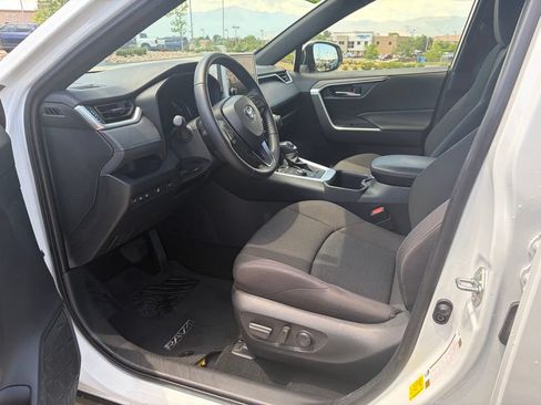 Used 2025 Toyota RAV4 SE w/ Convenience Package AWD/4WD image 18