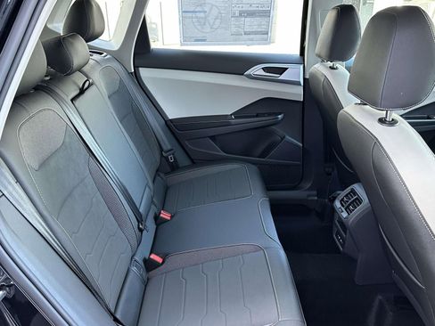 New 2026 Volkswagen Taos SE image 15