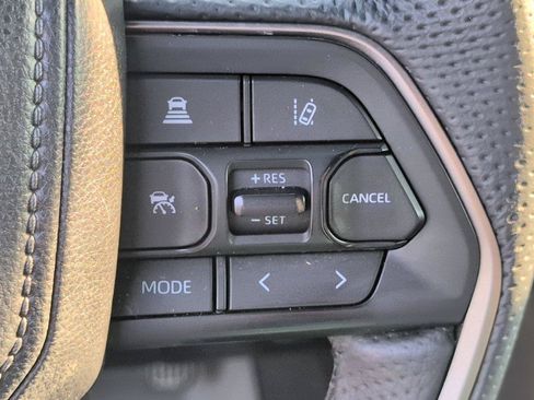Used 2025 Toyota Sequoia SR5 AWD/4WD image 31