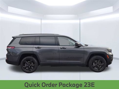 Used 2023 Jeep Grand Cherokee L Limited w/ Luxury Tech Group II RWD image 9