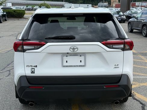 Used 2022 Toyota RAV4 LE AWD/4WD image 5