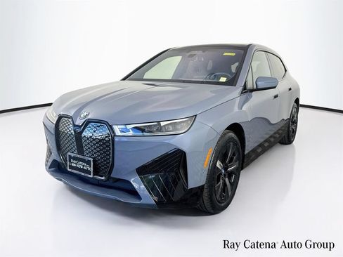 Used 2024 BMW iX xDrive50 w/ Premium Package AWD/4WD image 3