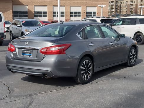 Used 2018 Nissan Altima 2.5 SV image 5