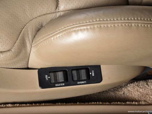 Used 1988 Lincoln Mark VII LSC RWD image 38