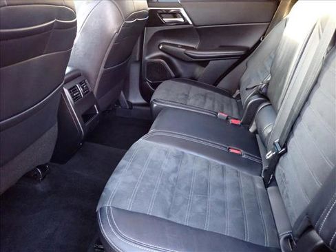 Used 2024 Mitsubishi Outlander SE image 10