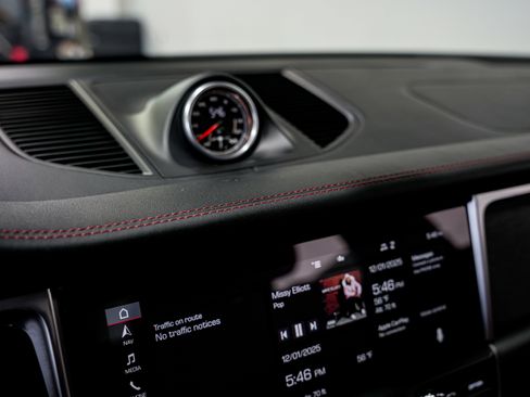 Used 2021 Porsche Macan GTS image 13