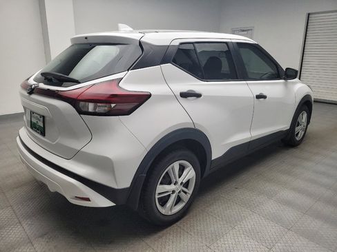 Used 2021 Nissan Kicks S FWD image 9