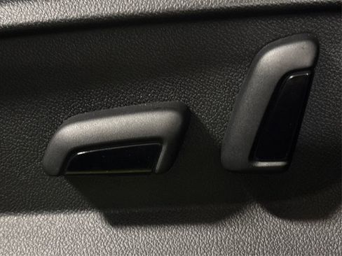 Used 2022 Volkswagen Atlas Cross Sport SE image 39