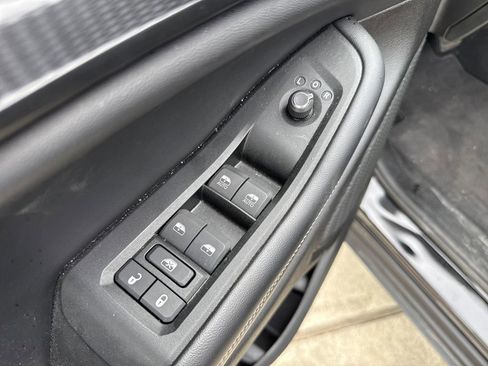 Used 2024 Jeep Grand Cherokee Altitude RWD image 11