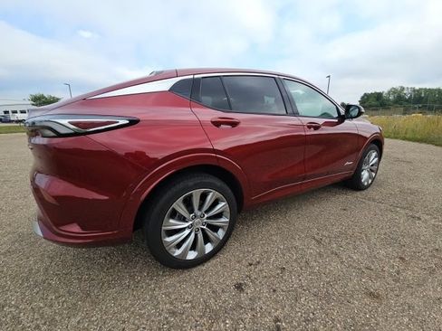 Used 2024 Buick Envista Avenir FWD image 3