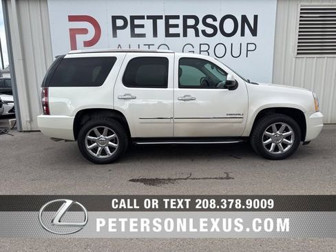 Used 2014 GMC Yukon Denali image 2