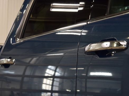 Used 2024 Chevrolet Silverado 3500 High Country w/ Technology Package image 22