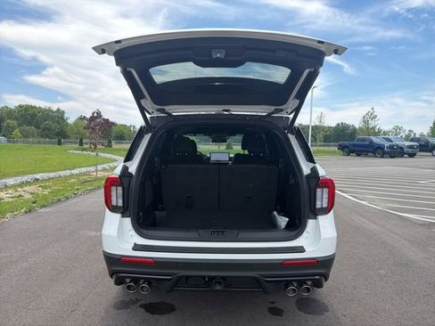 Used 2025 Ford Explorer ST AWD/4WD image 10