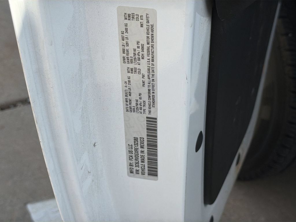 Used 2024 RAM ProMaster 2500 w/ Convenience Group FWD image 5