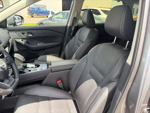 Used 2025 Nissan Rogue SL w/ SL Premium Package FWD image 32