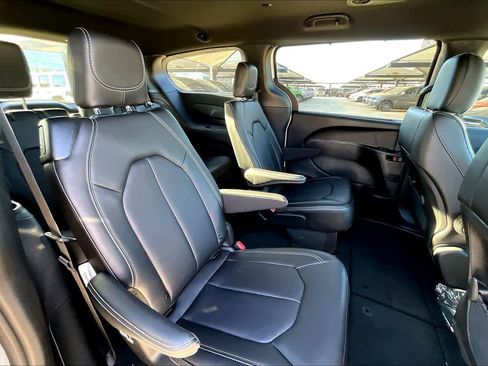 New 2026 Chrysler Voyager LX image 21