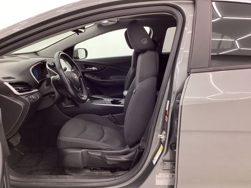 Used 2017 Chevrolet Volt LT w/ Comfort Package image 16