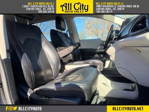 Used 2020 Chrysler Voyager Lxi FWD image 10