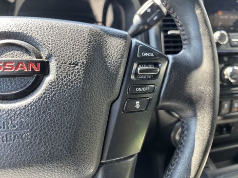 Used 2020 Nissan Titan PRO-4X w/ Pro-4x Convenience Package AWD/4WD image 11