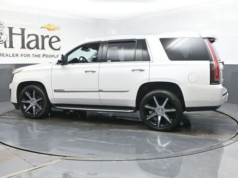 Used 2017 Cadillac Escalade Premium Luxury image 53