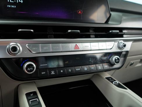 Used 2025 Kia Telluride S FWD image 28