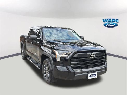 Used 2022 Toyota Tundra SR5 w/ SR5 Premium Package image 3
