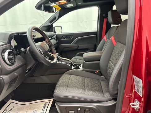 Certified 2024 Chevrolet Colorado Z71 w/ Z71 Convenience Package 2 image 9