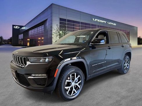 Used 2025 Jeep Grand Cherokee Limited AWD/4WD image 1