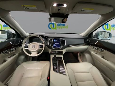 Used 2017 Volvo XC90 T6 Momentum w/ Vision Package image 29